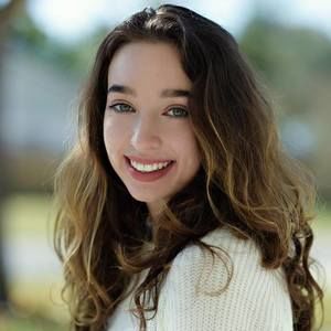 Meet your Posher, Claire